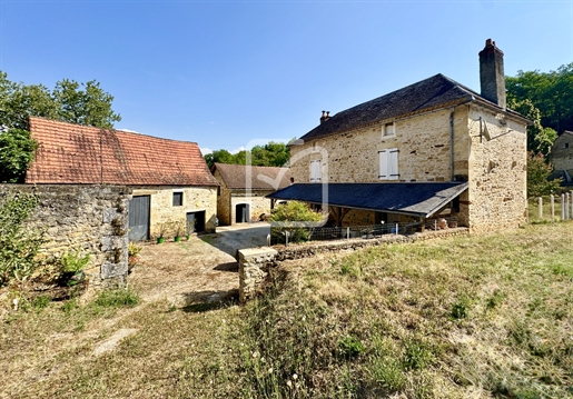 6 pièces 135 m² · à Saint-Julien-de-Lampon · 135 m² · 349 000 €