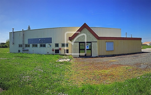 Local commercial 350 m² · à Bergerac · 350 m² · 185 000 €