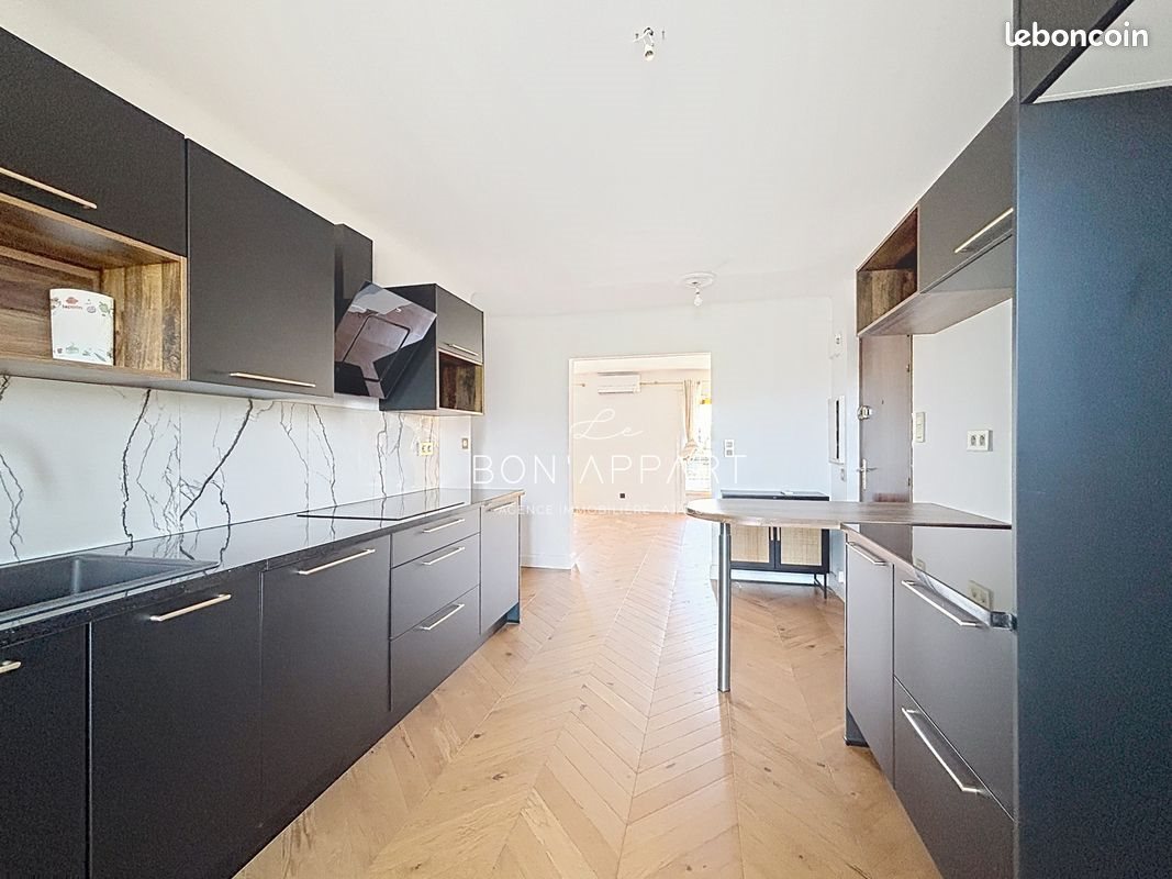 Appartement à louer, 78m², Ajaccio