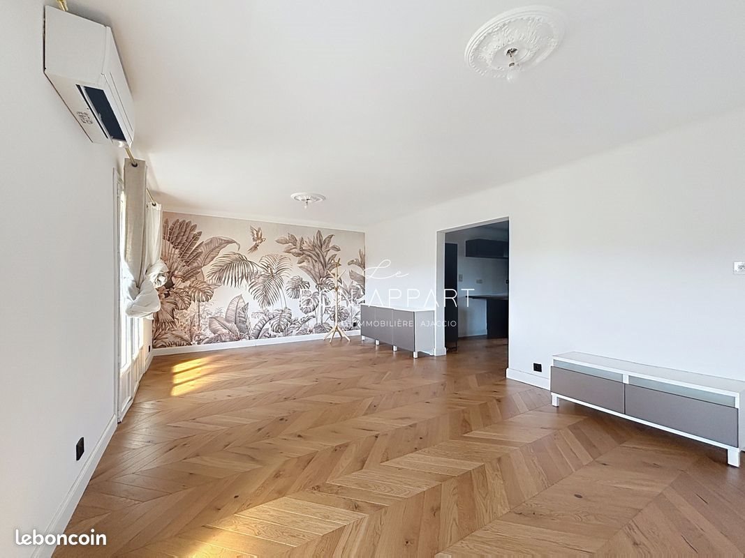 Appartement à louer, 78m², Ajaccio