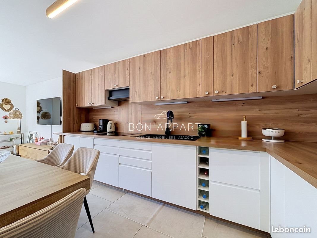 Appartement à louer, 61m², Ajaccio