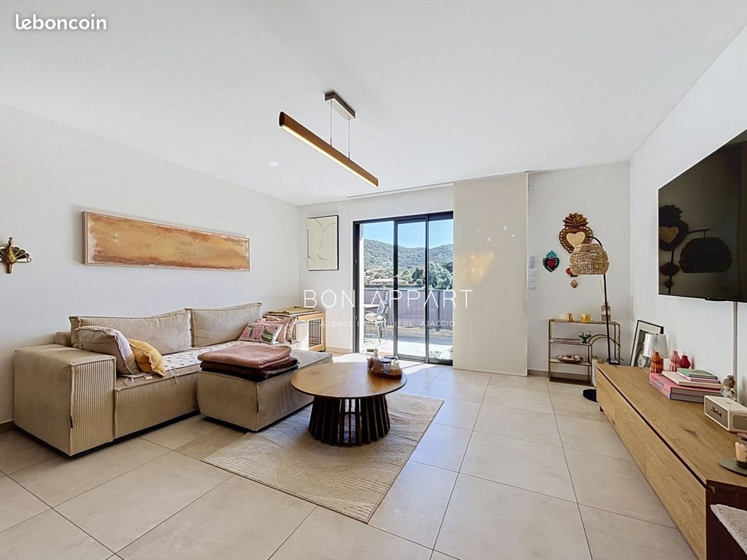 Appartement à louer, 61m², Ajaccio