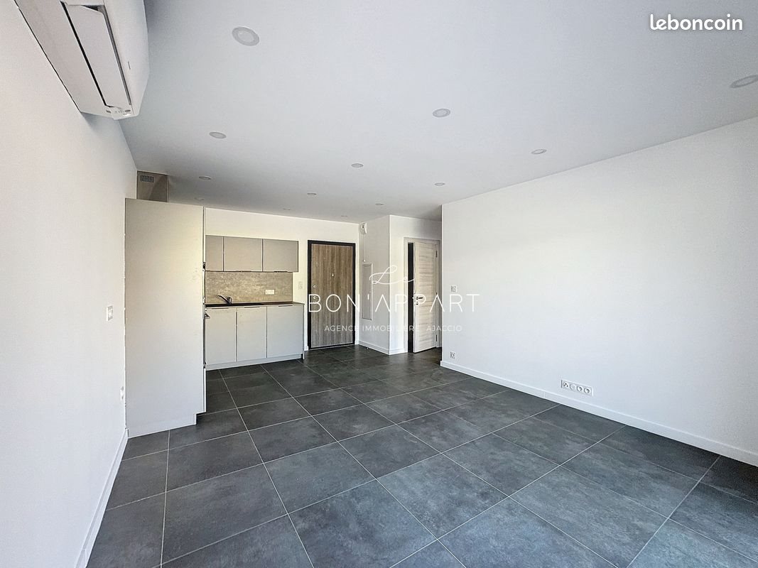 Appartement à louer, 64m², Ajaccio