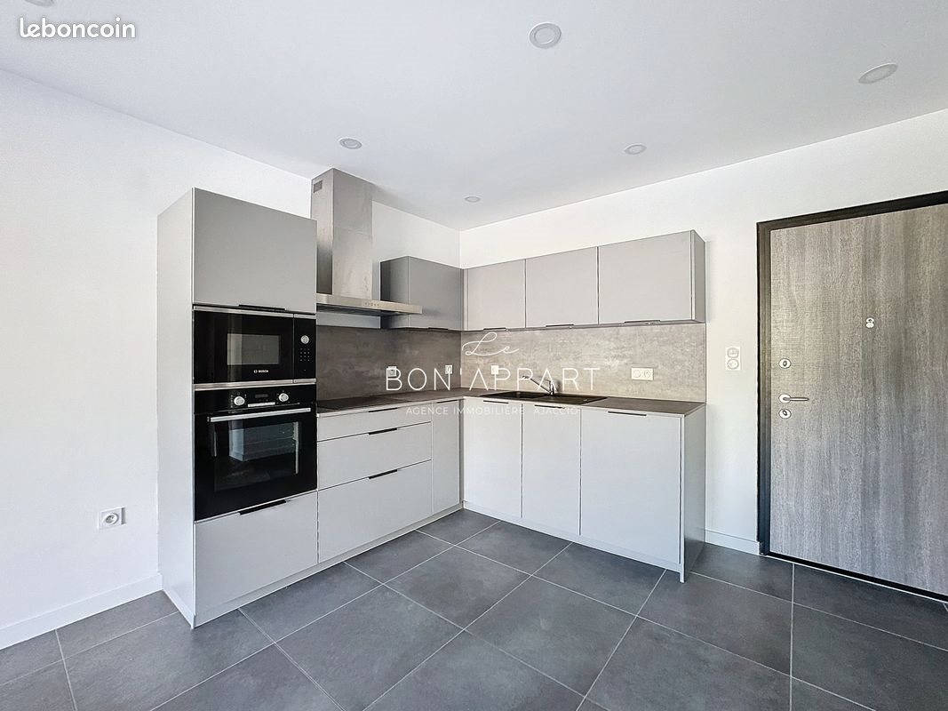 Appartement à louer, 64m², Ajaccio