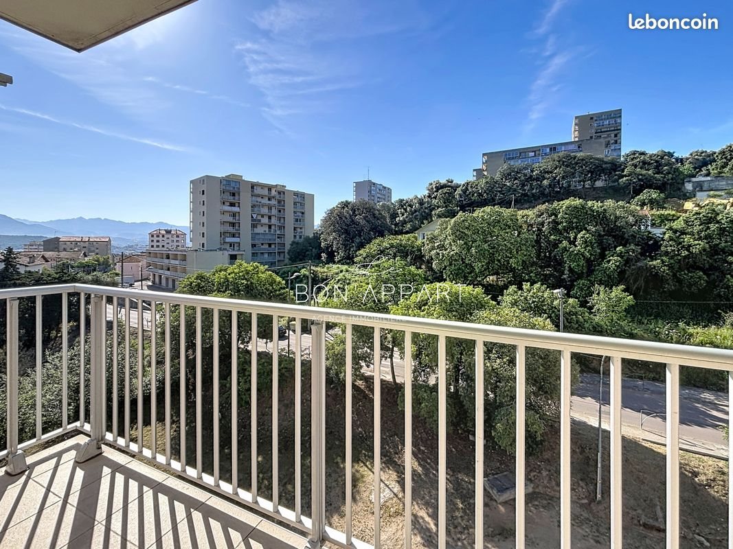 Appartement à louer, 69m², Ajaccio