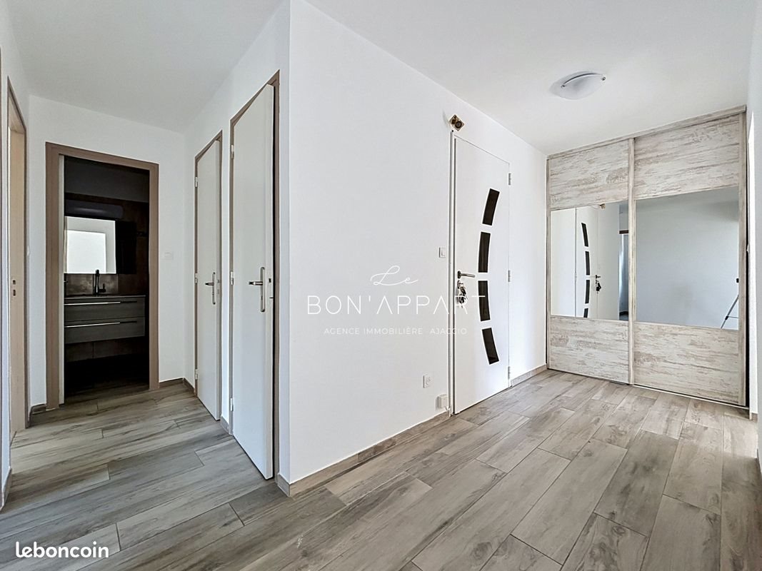 Appartement à louer, 69m², Ajaccio