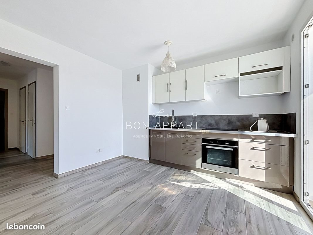 Appartement à louer, 69m², Ajaccio