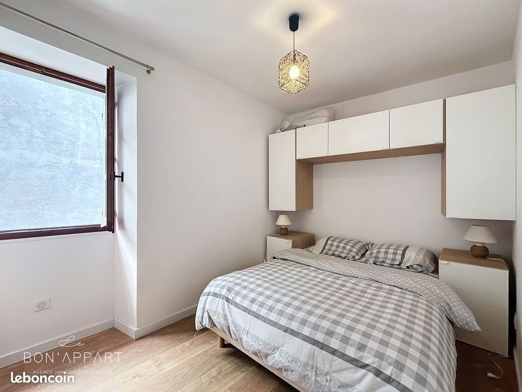 Appartement à louer, 26m², Ajaccio