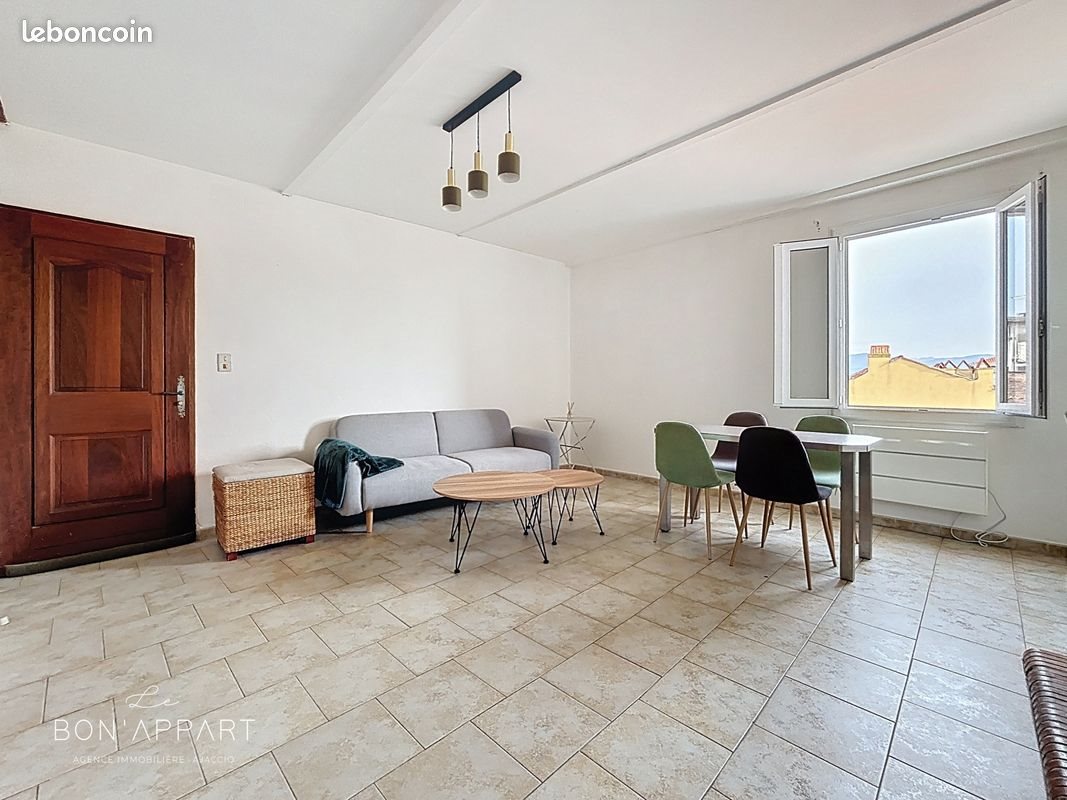 Appartement à louer, 47m², Ajaccio
