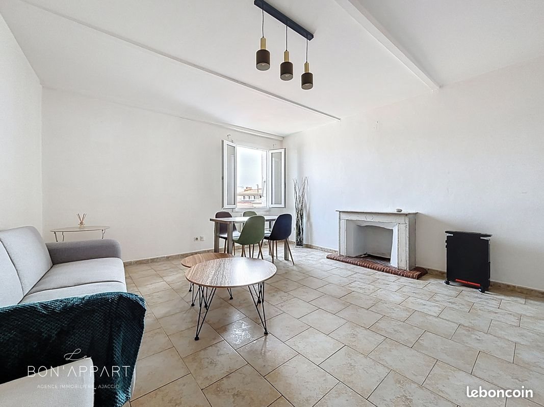 Appartement à louer, 47m², Ajaccio
