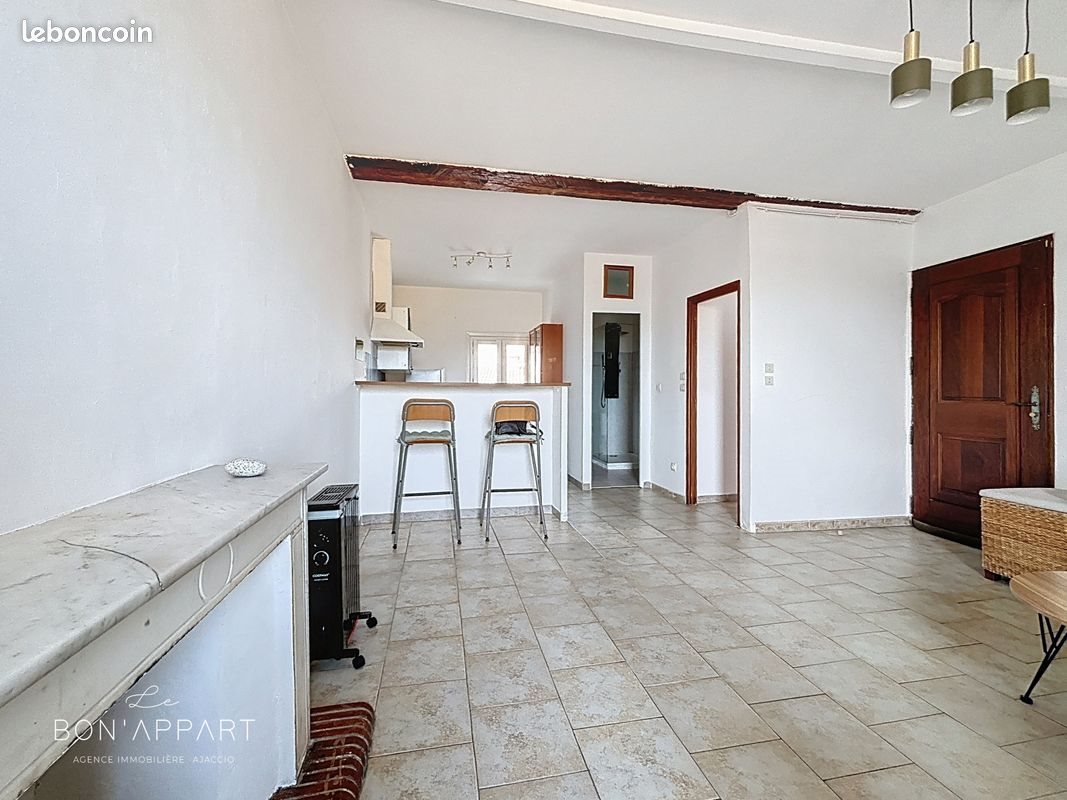 Appartement à louer, 47m², Ajaccio