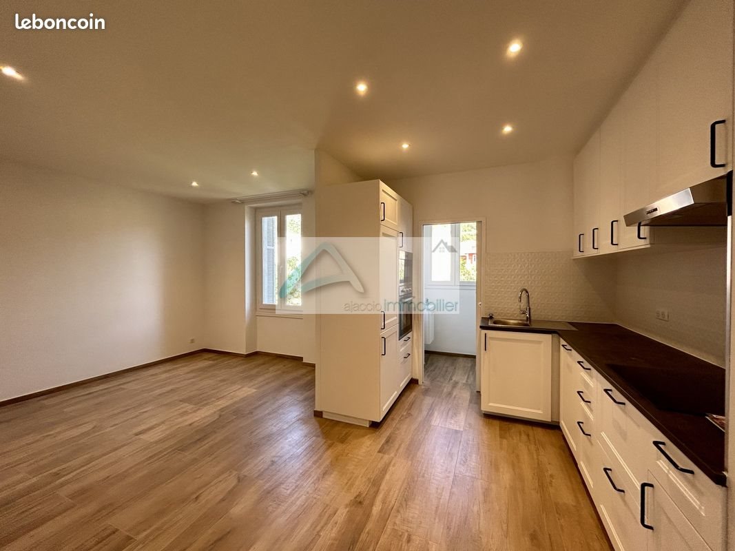Appartement à louer, 58m², Ajaccio