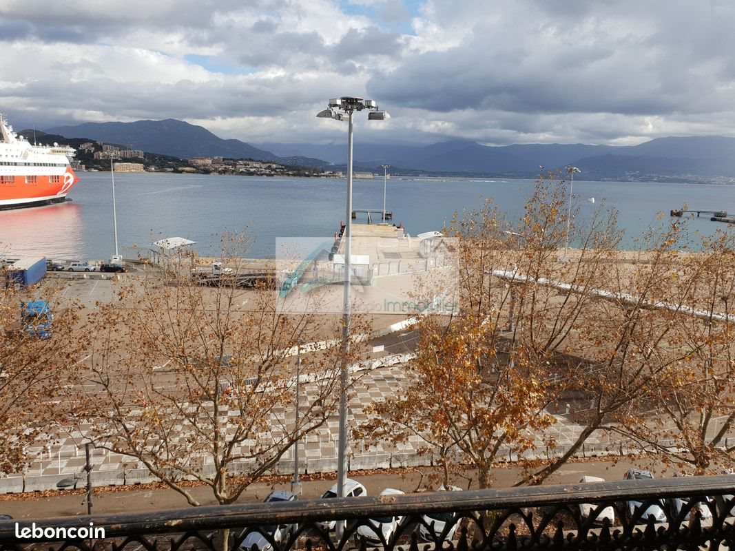 Appartement à louer, 96m², Ajaccio