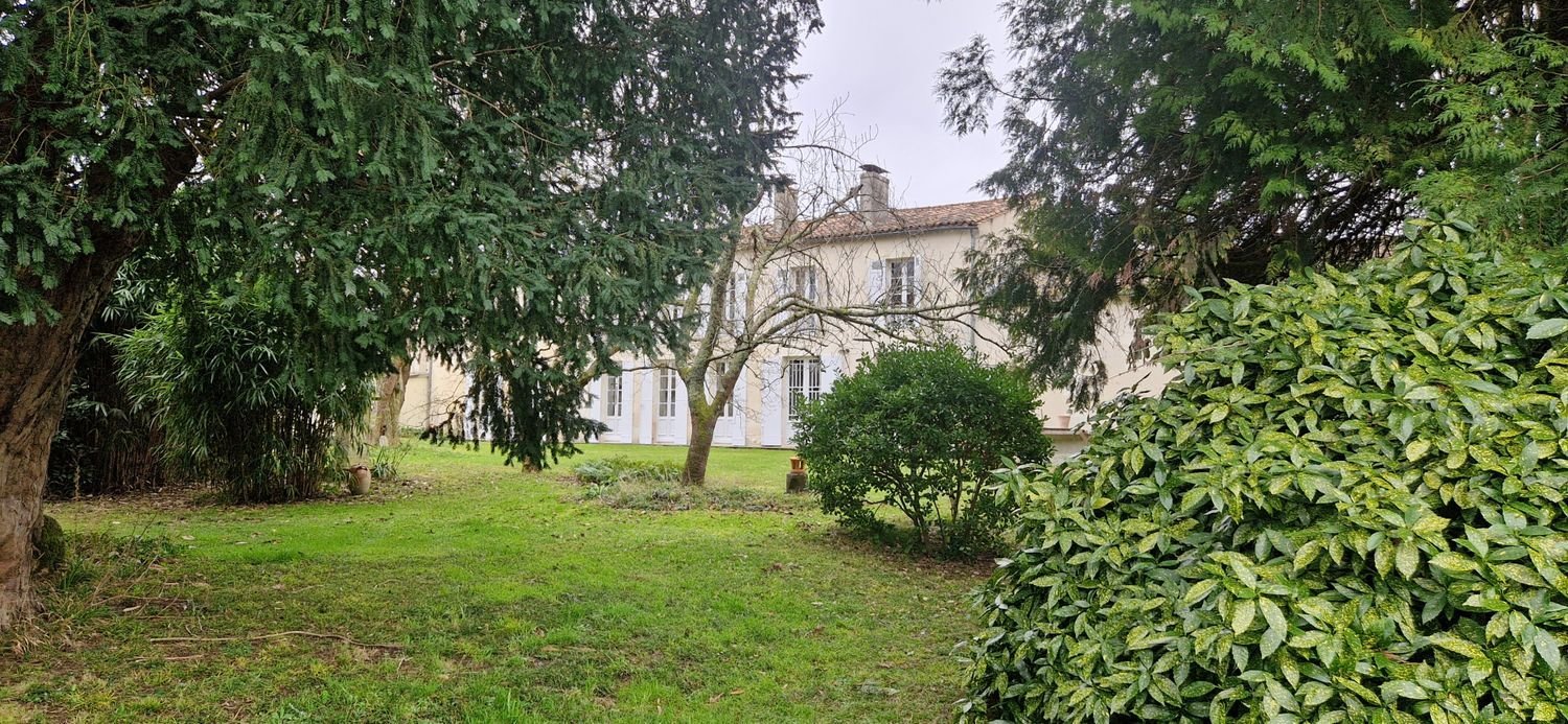 Maison à vendre, 575m², Soussans