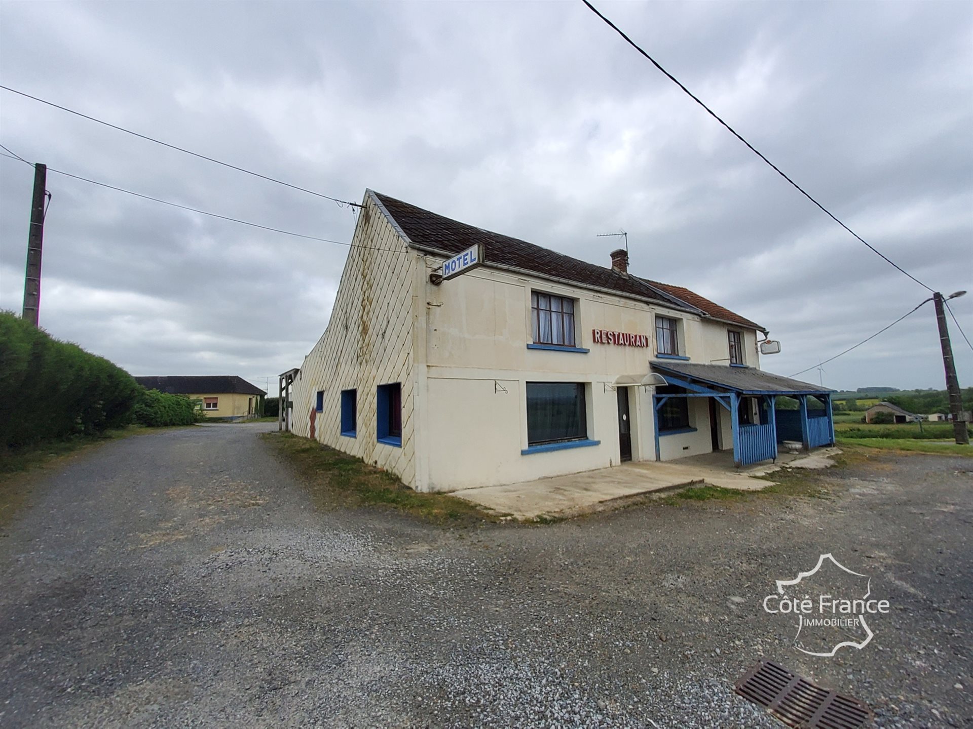 Maison à vendre, 549m², Neuville-lez-Beaulieu