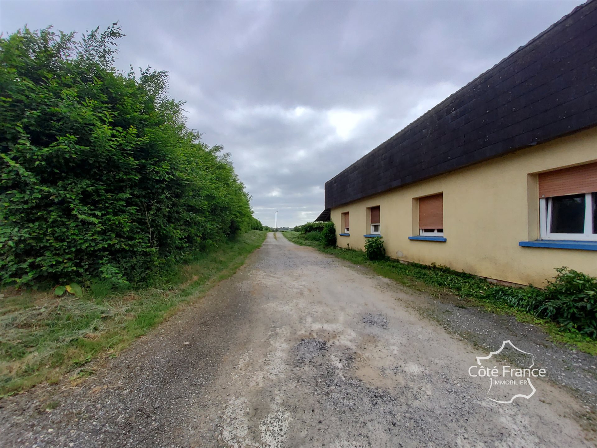 Maison à vendre, 549m², Neuville-lez-Beaulieu