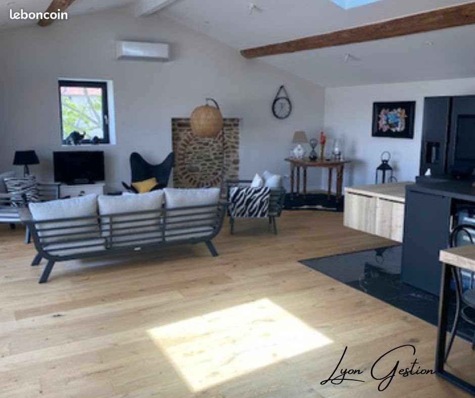 Appartement à louer, 137m², Genilac