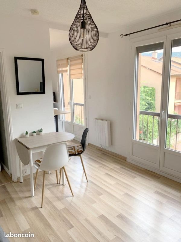 Appartement à louer, 25m², Millau