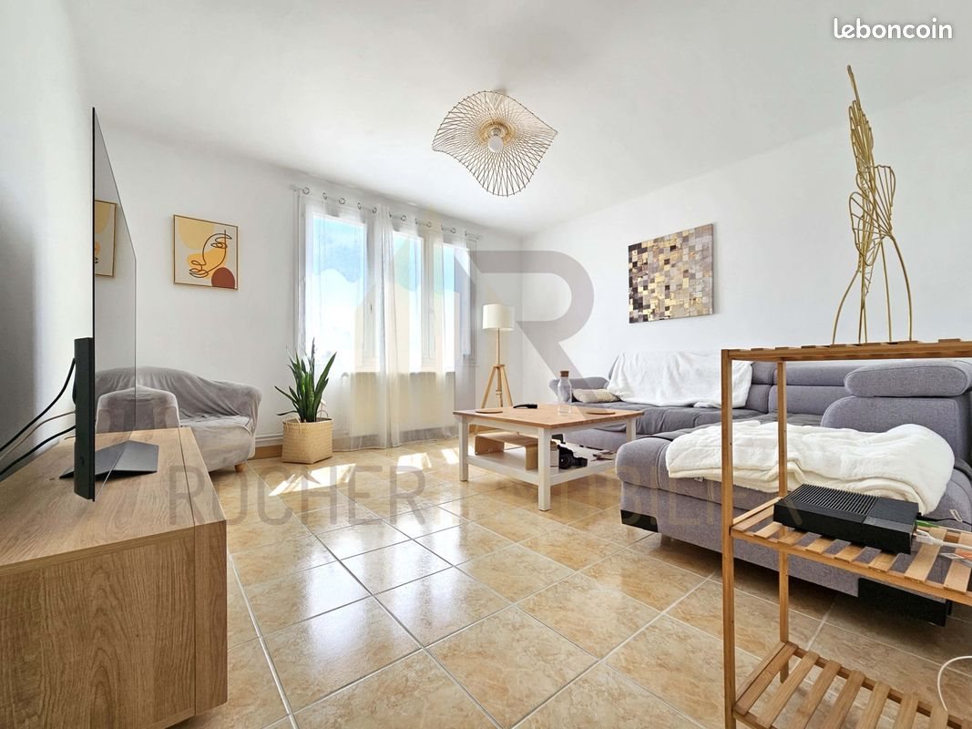 Appartement à louer, 74m², Marvejols
