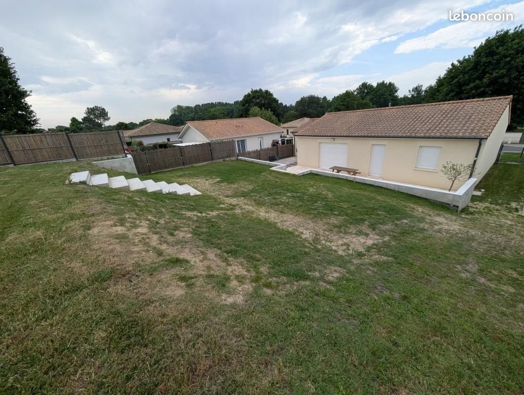 Maison à louer, 93m², Salles