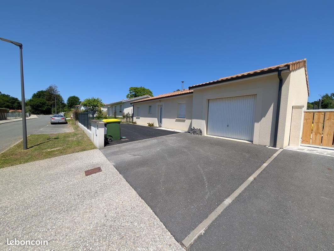 Maison à louer, 93m², Salles
