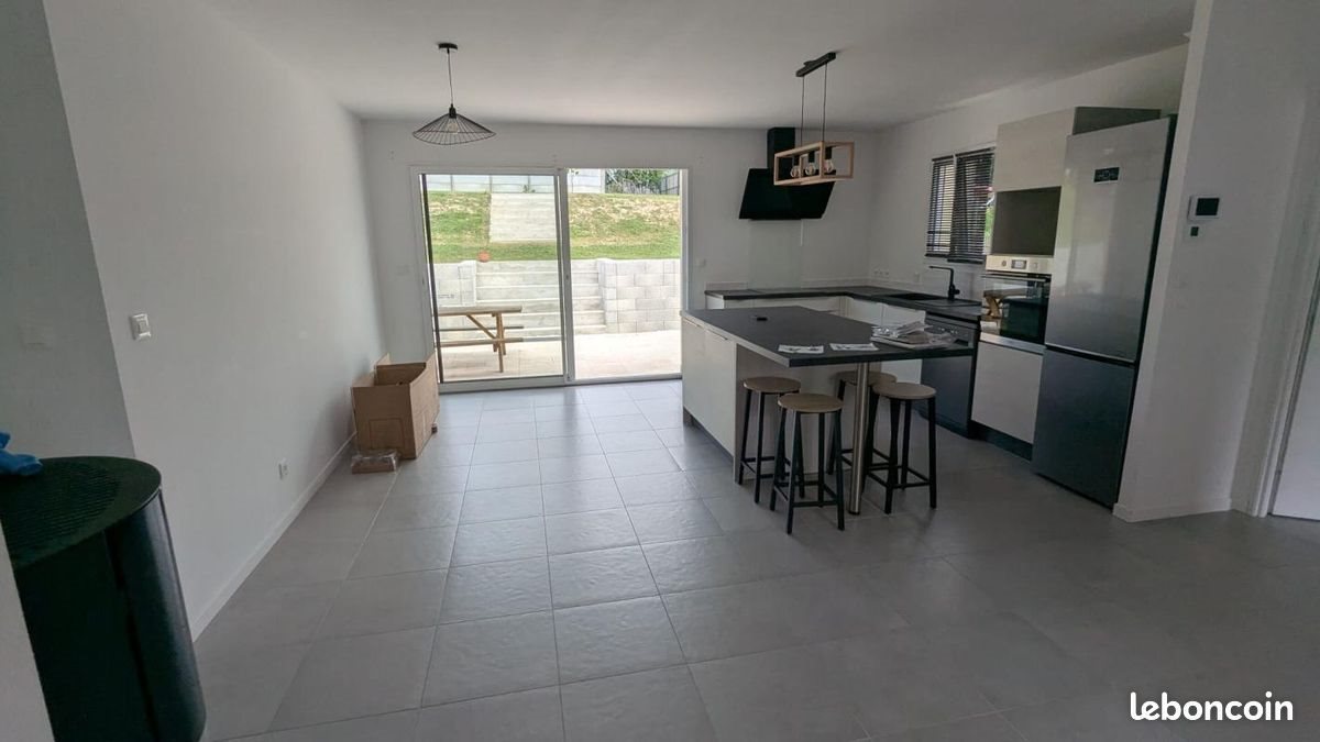 Maison à louer, 93m², Salles