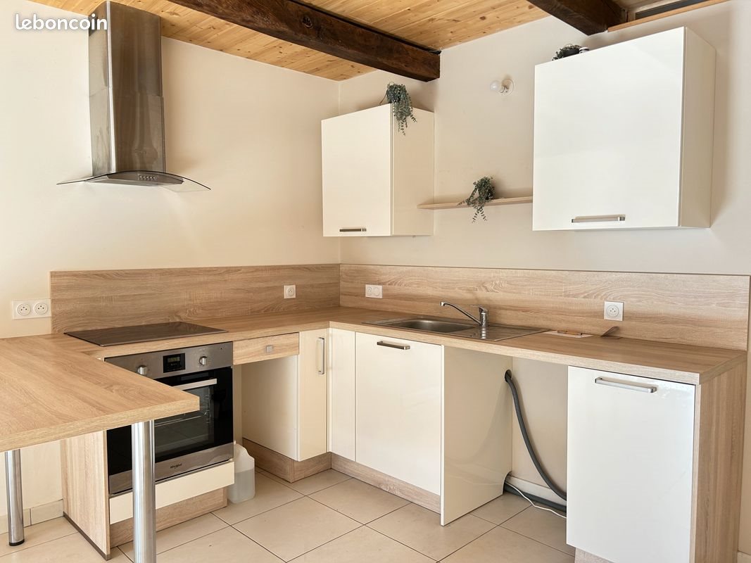 Maison à louer, 61m², Amailloux