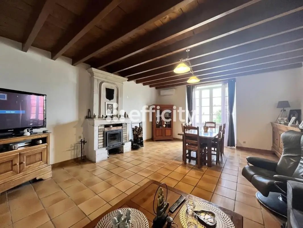 Maison à vendre, 124m², Mortagne-sur-Gironde
