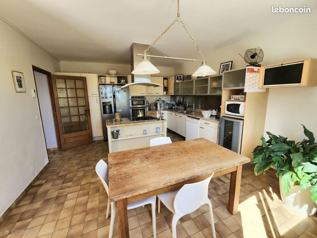 Maison à vendre, 200m², Bourg-Saint-Andéol