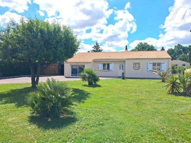 Maison à vendre, 117m², Château-Guibert