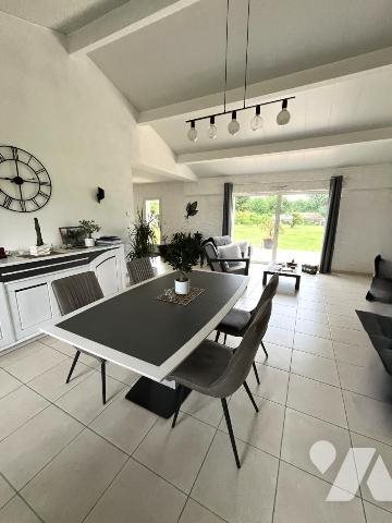 Maison à vendre, 117m², Château-Guibert