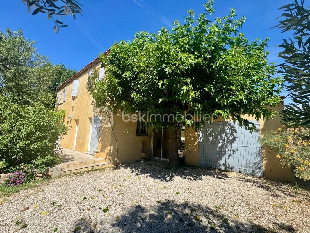 Maison à louer, 137m², Grans