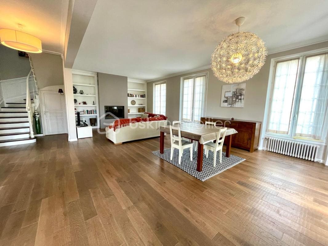 Maison à vendre, 190m², La Ville-du-Bois