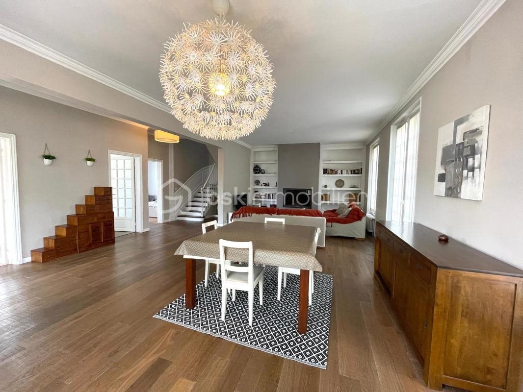Maison à vendre, 190m², La Ville-du-Bois