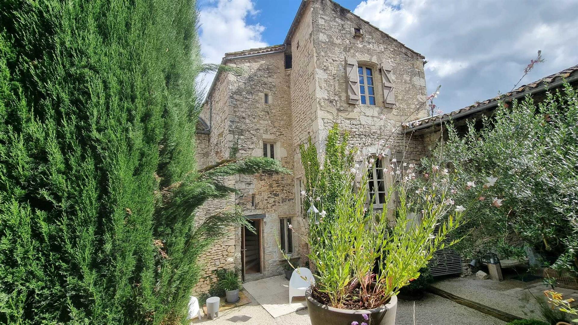 Maison à vendre, 400m², Montcuq