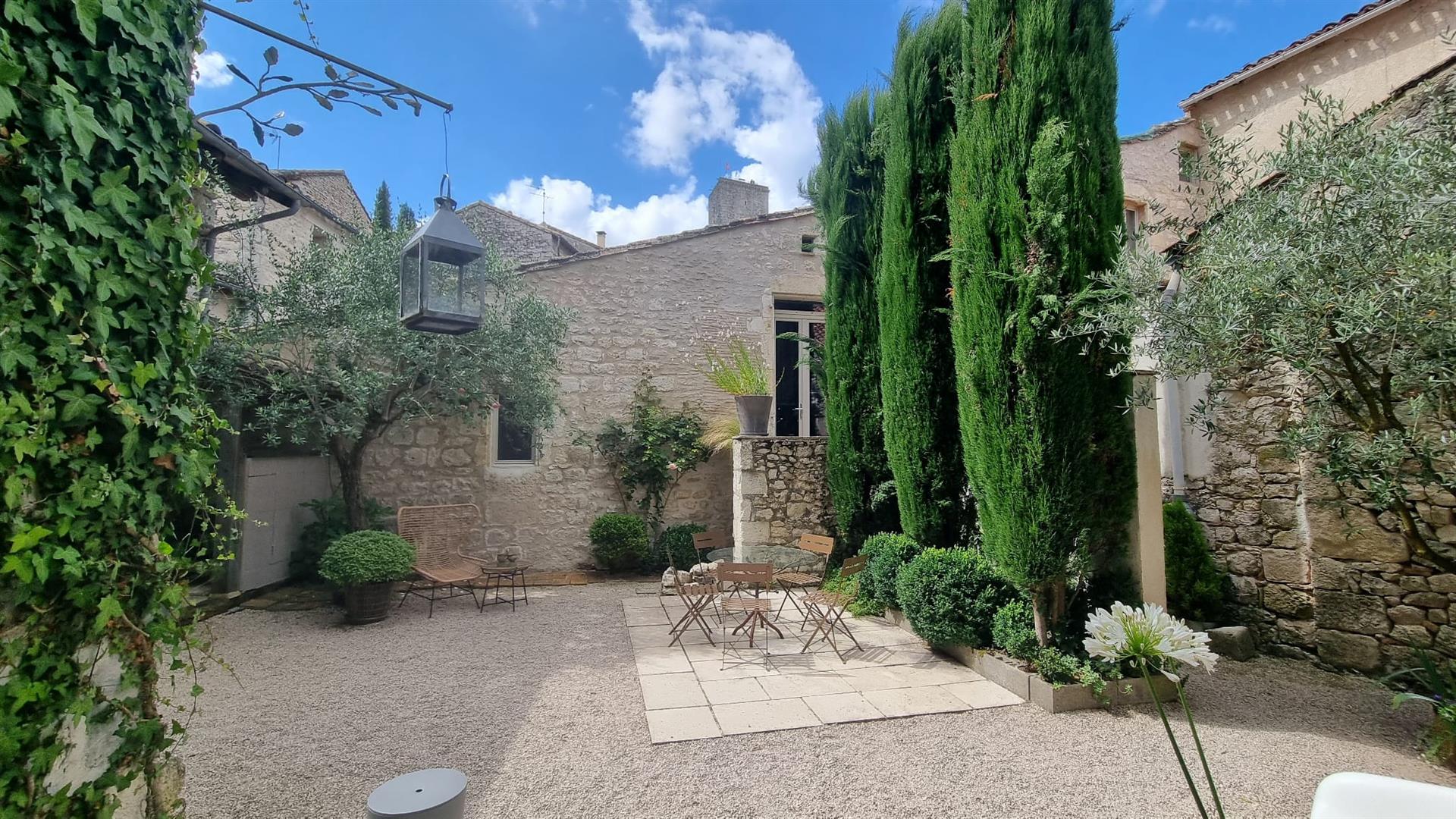 Maison à vendre, 400m², Montcuq
