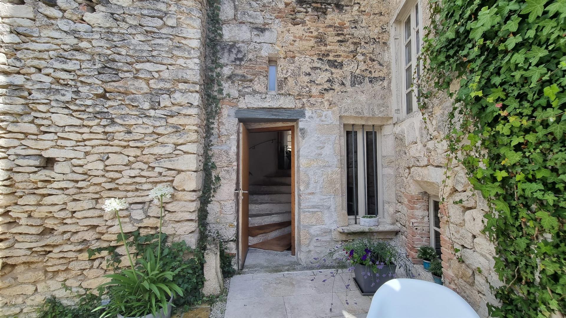 Maison à vendre, 400m², Montcuq