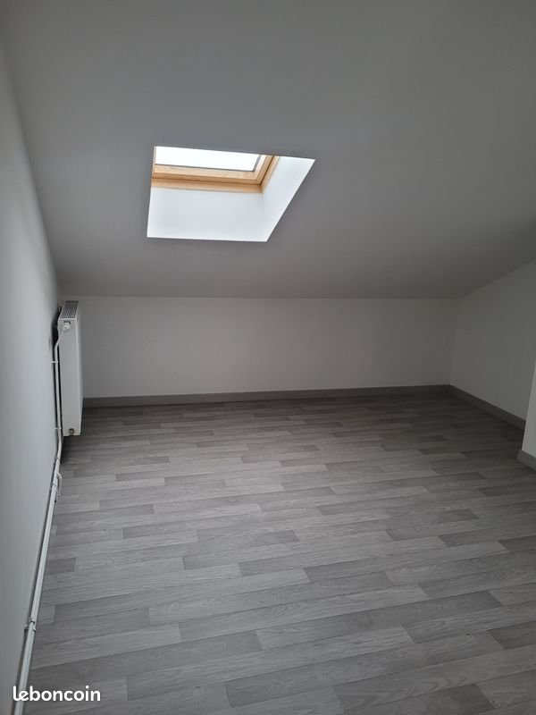 Maison à louer, 73m², Etroeungt