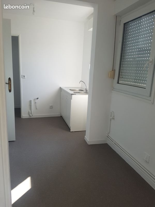 Appartement à louer, 83m², Avesnelles