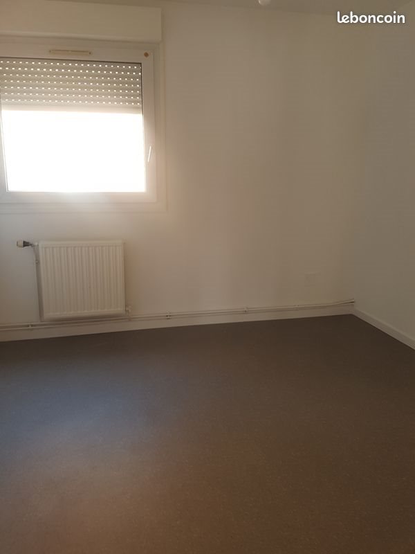 Appartement à louer, 83m², Avesnelles