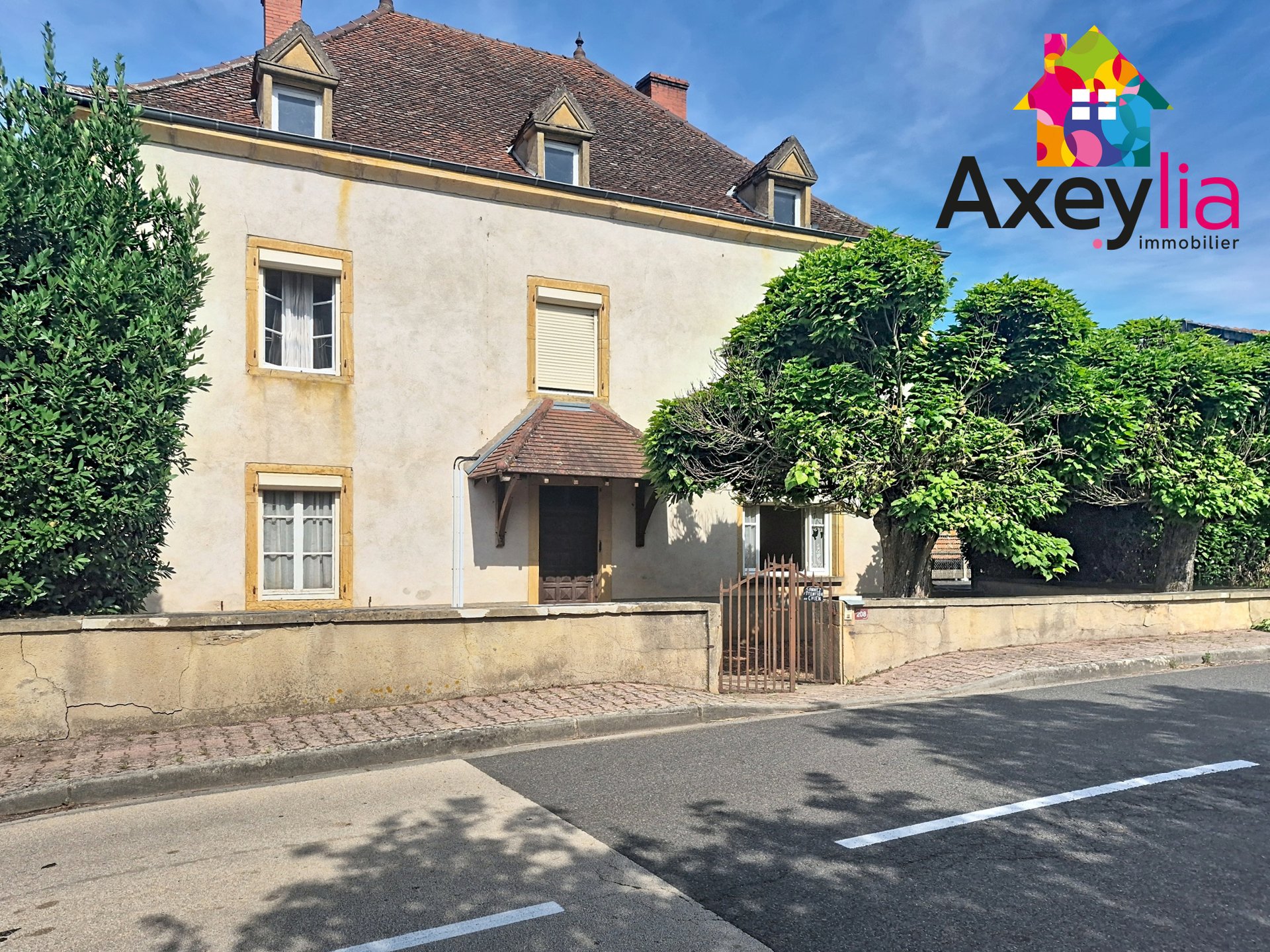 Maison à vendre, 226m², Saint-Hilaire-sous-Charlieu