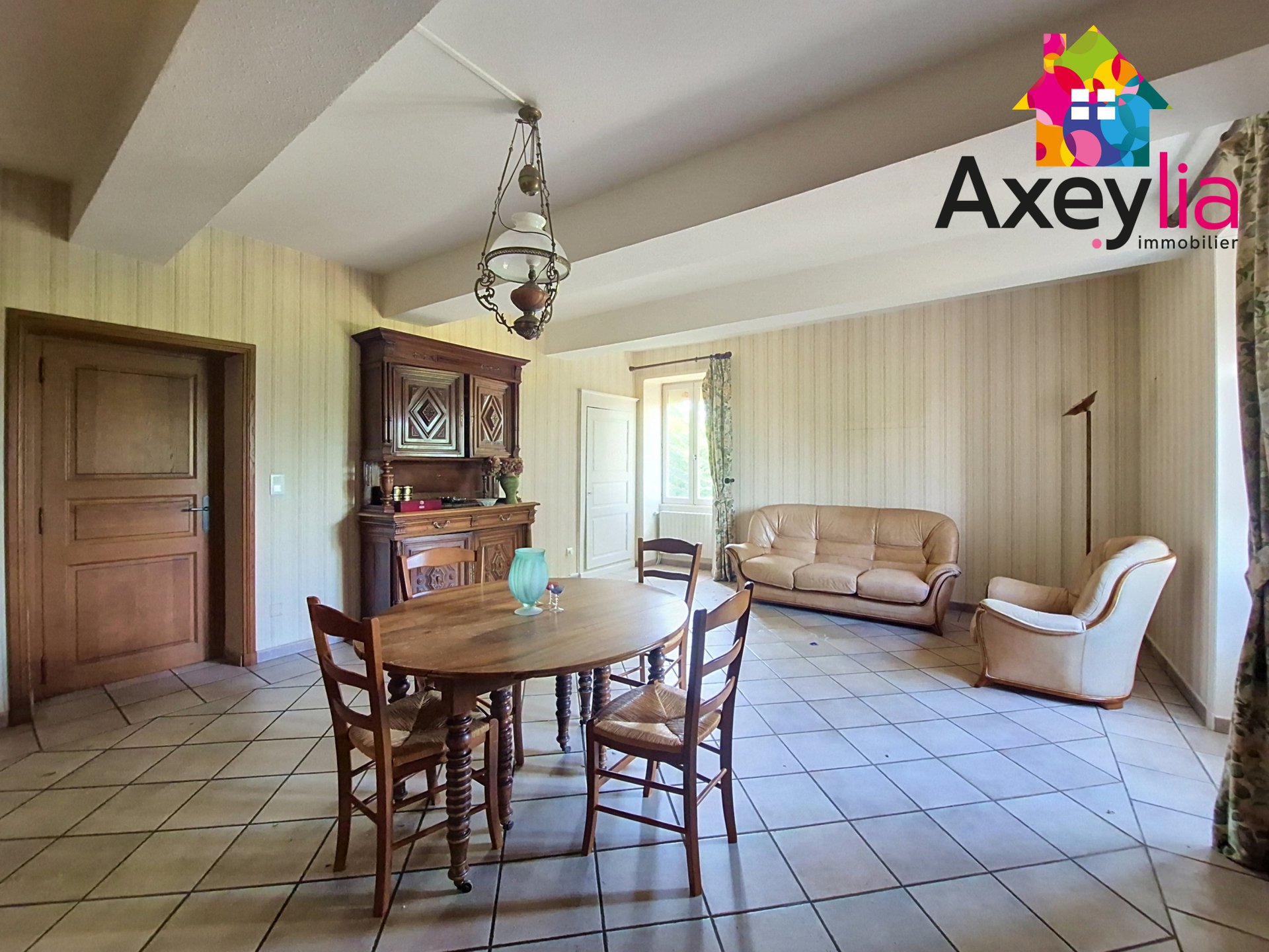 Maison à vendre, 226m², Saint-Hilaire-sous-Charlieu