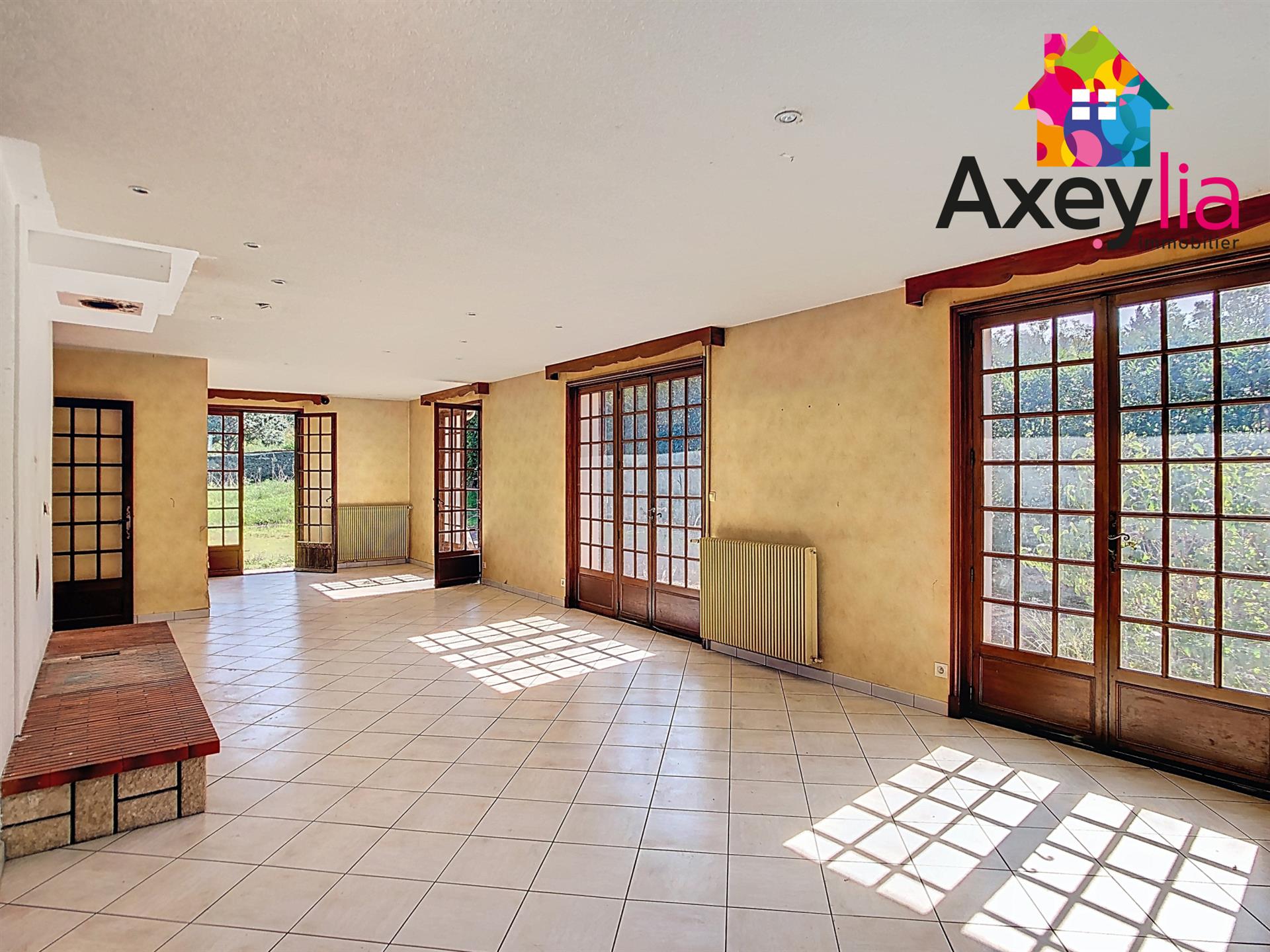 Maison à vendre, 179m², Saint-Cyr-de-Favières