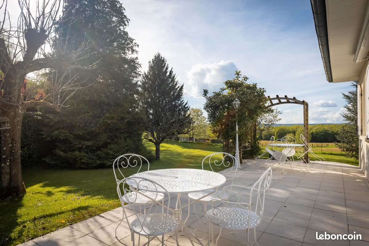 Maison à vendre, 210m², Geneuille