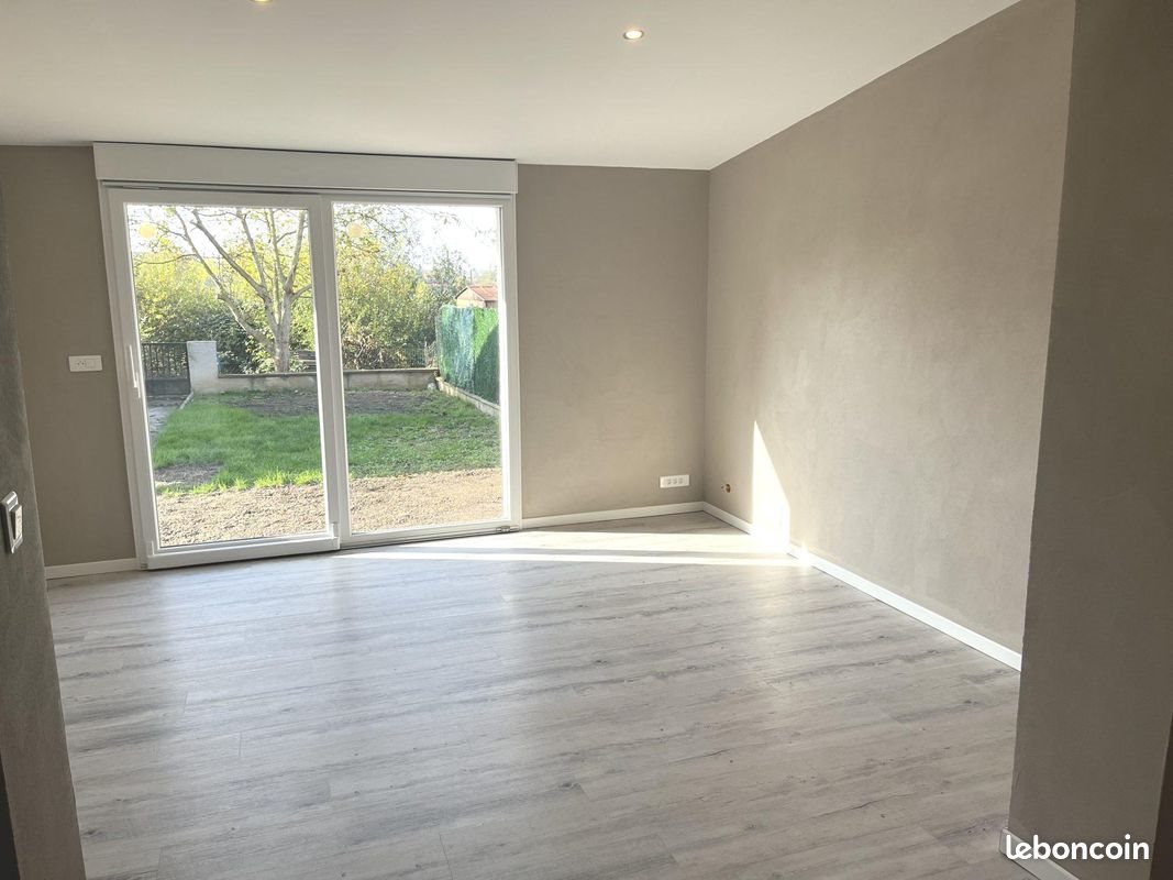 Maison à louer, 88m², Réding