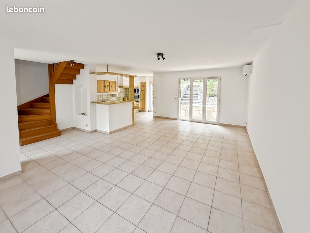 Maison à louer, 80m², Valbonne