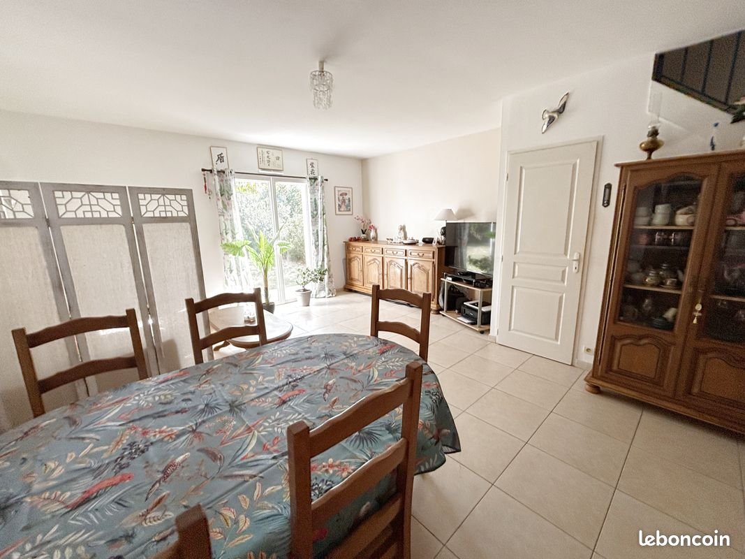 Maison à louer, 91m², Aigues-Mortes