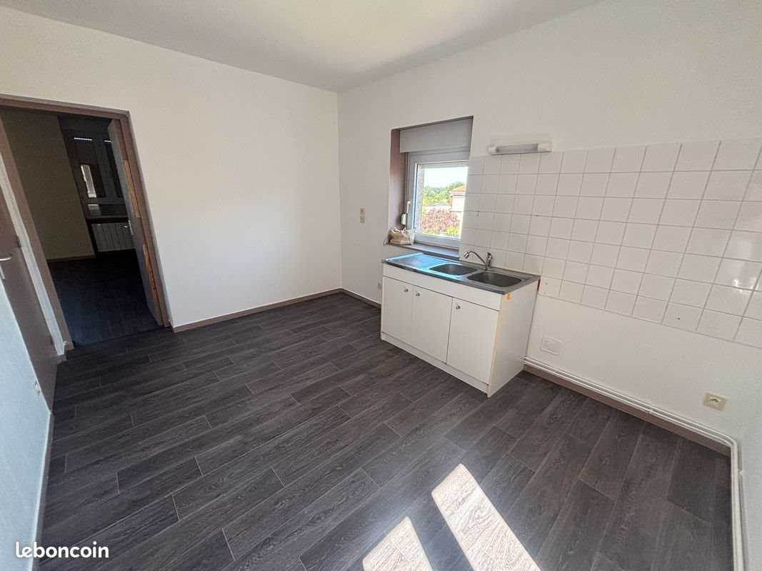Appartement à louer, 97m², Pouilly-sous-Charlieu