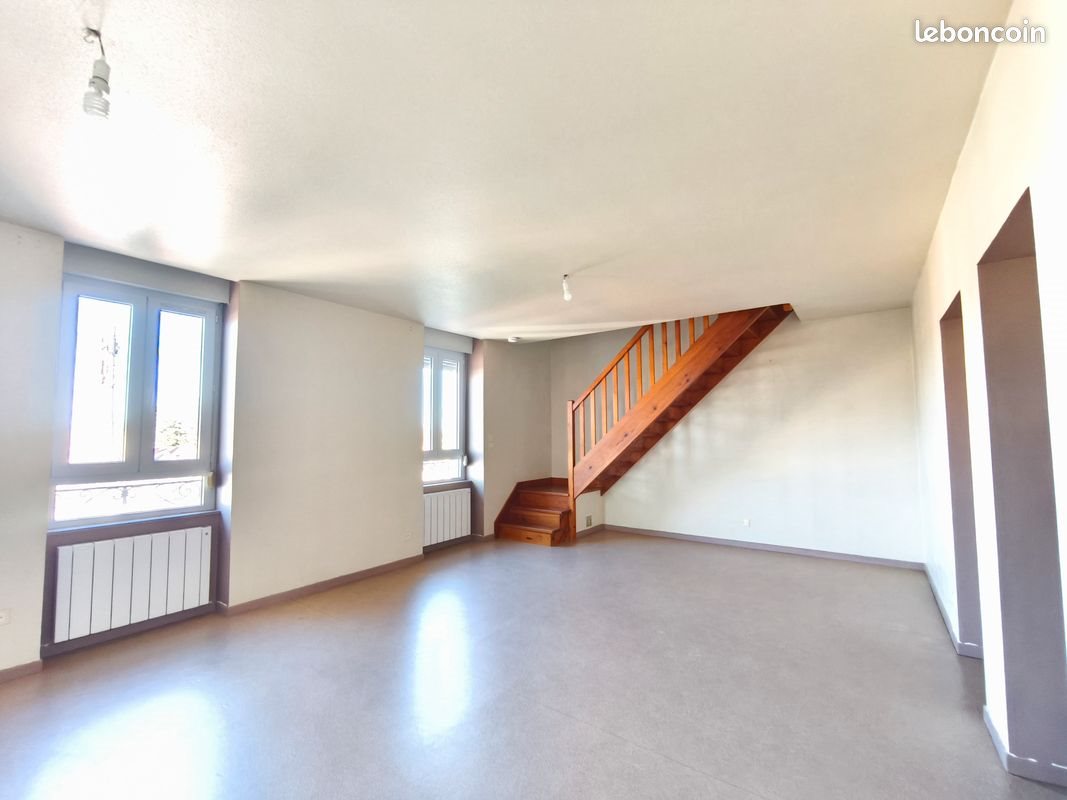 Appartement à louer, 97m², Pouilly-sous-Charlieu