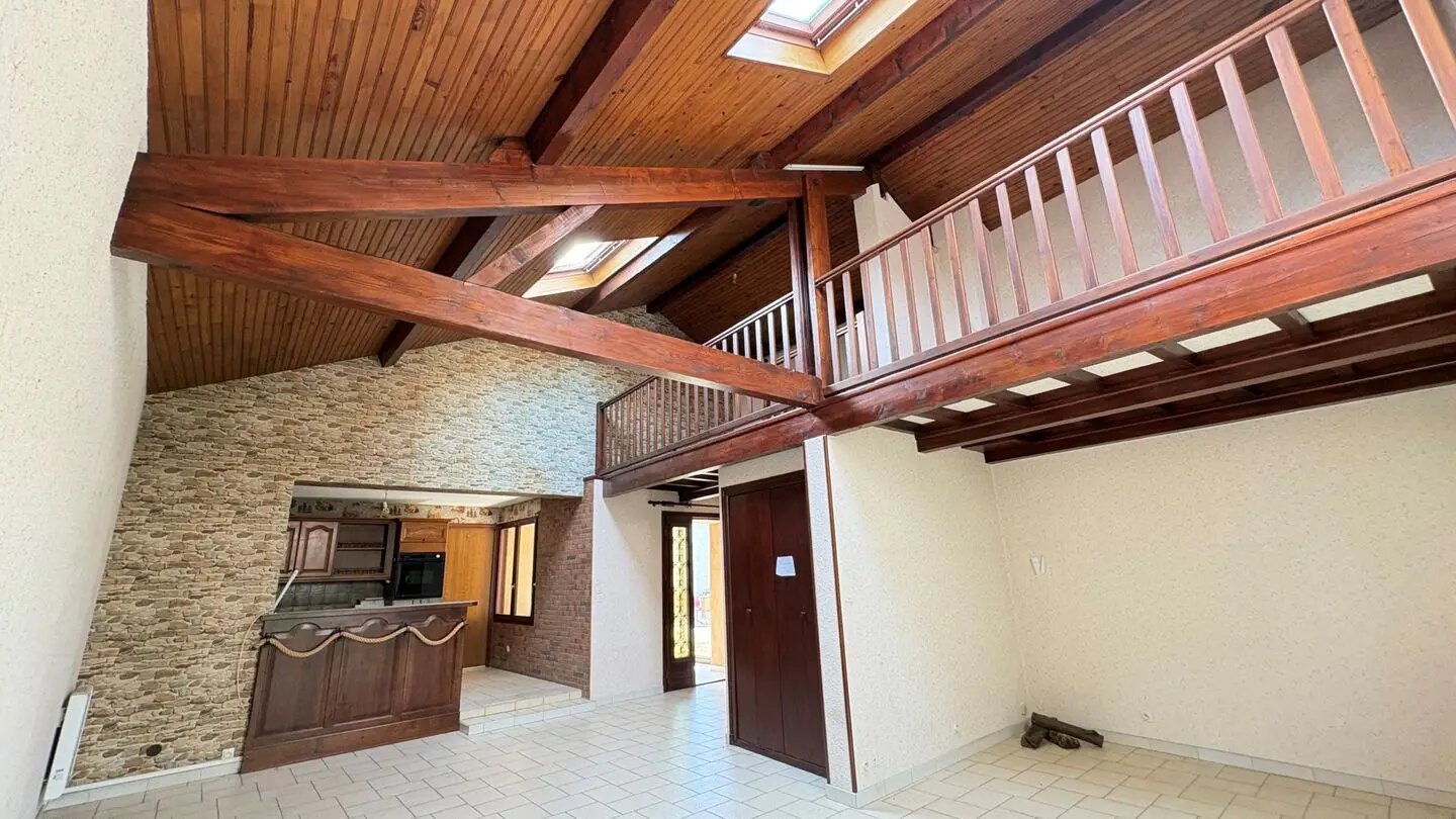 Maison à vendre, 130m², Saint-Genis-les-Ollières